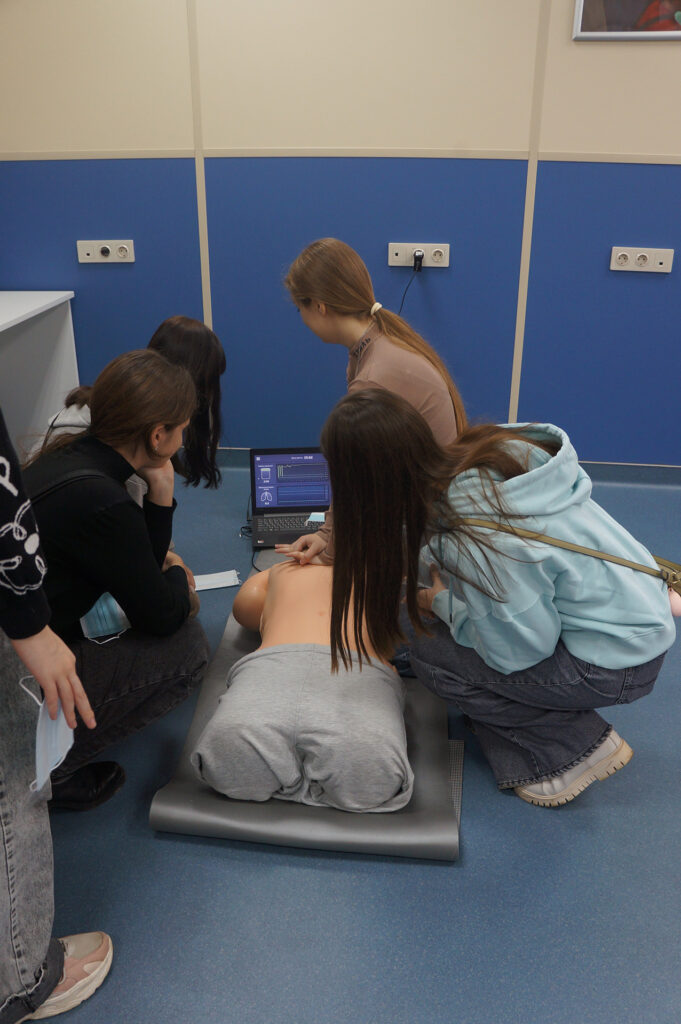 Посещение филиала Военно-медицинской академии в г. Москве школьниками