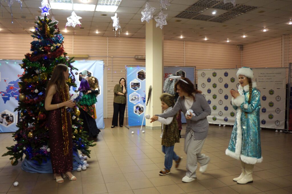 Новогоднее представление для детей «Добрый новый год»